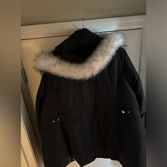 Avenue black coat - Picture 3 of 3